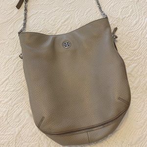 Tory Burch Crossbody Pebbled leather slouch purse